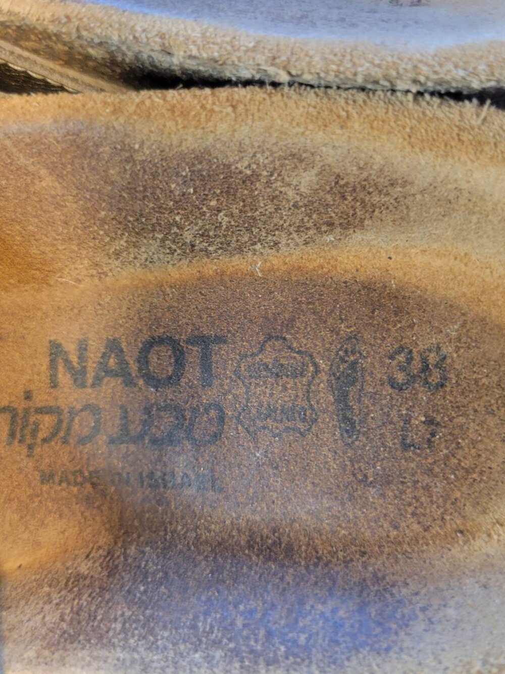 Naot Gold Metallic Leather Toe Loop Sandals EU 39 Women's 8-8.5 - Picture 9 of 10